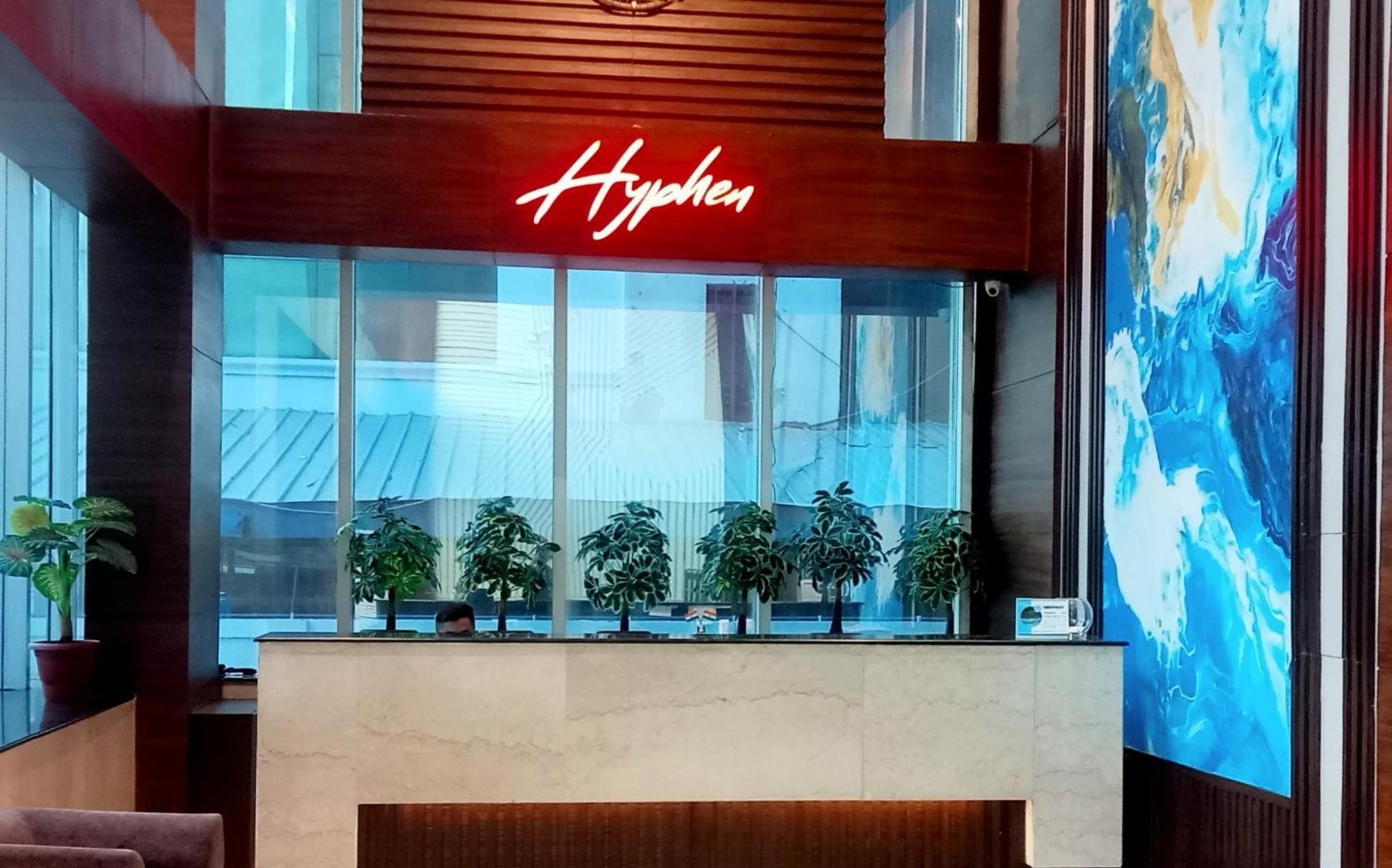 Hyphen Business Hotel Noida Buitenkant foto