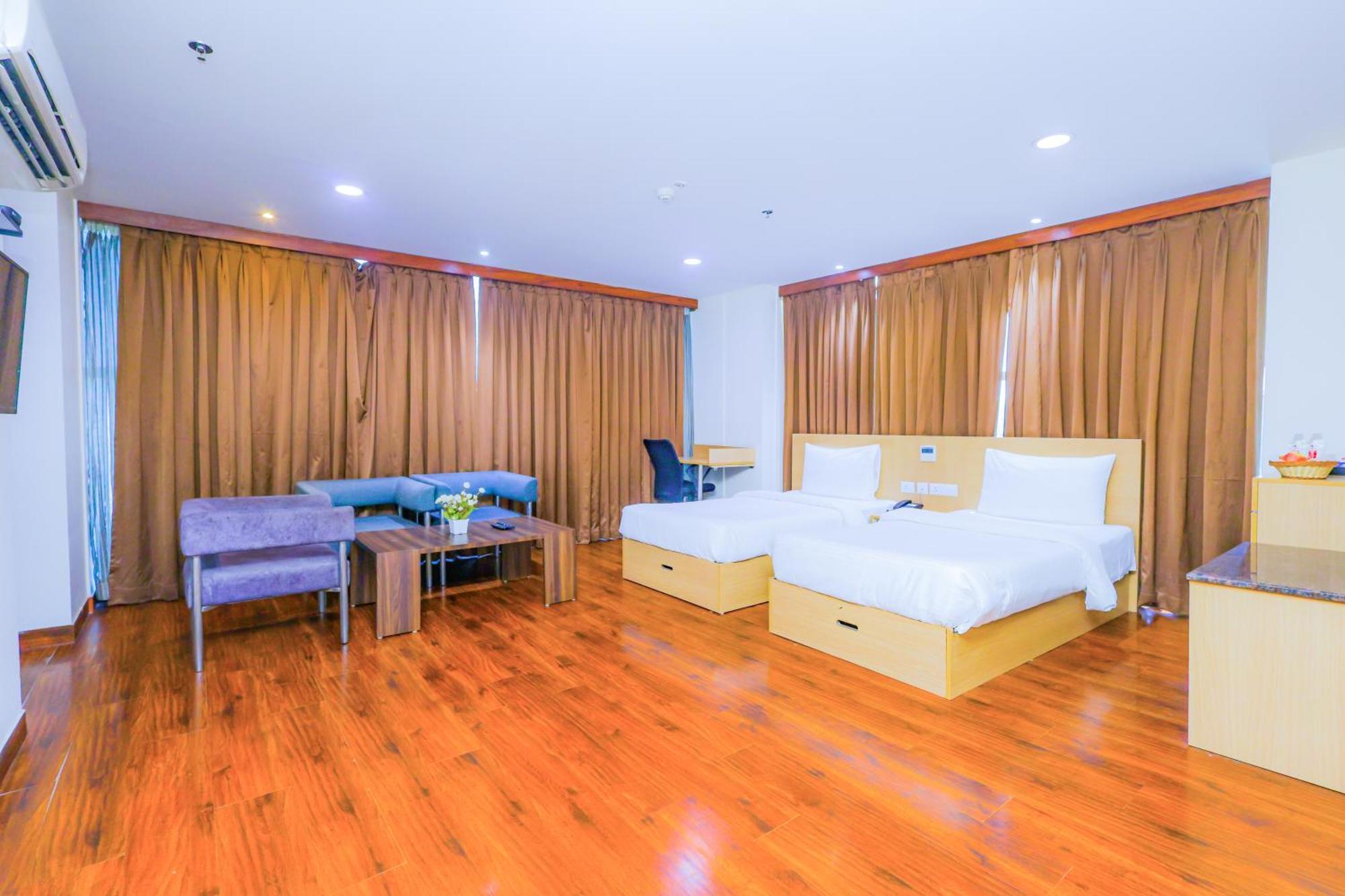 Hyphen Business Hotel Noida Buitenkant foto