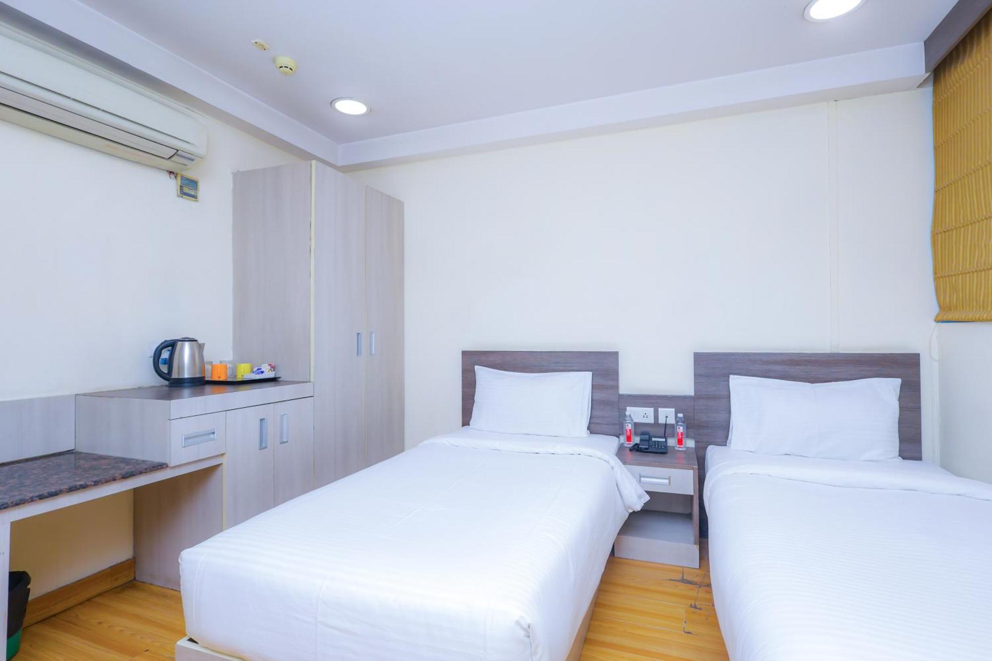 Hyphen Business Hotel Noida Buitenkant foto