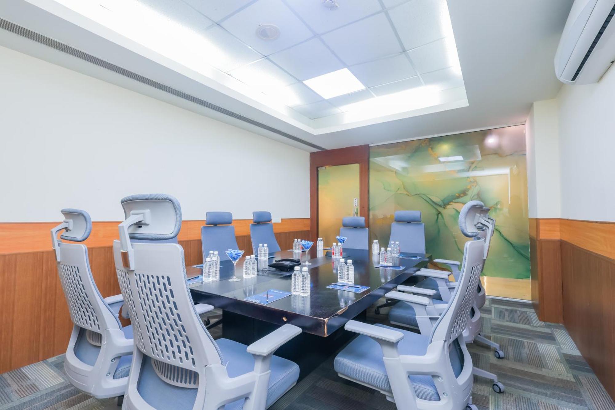 Hyphen Business Hotel Noida Buitenkant foto