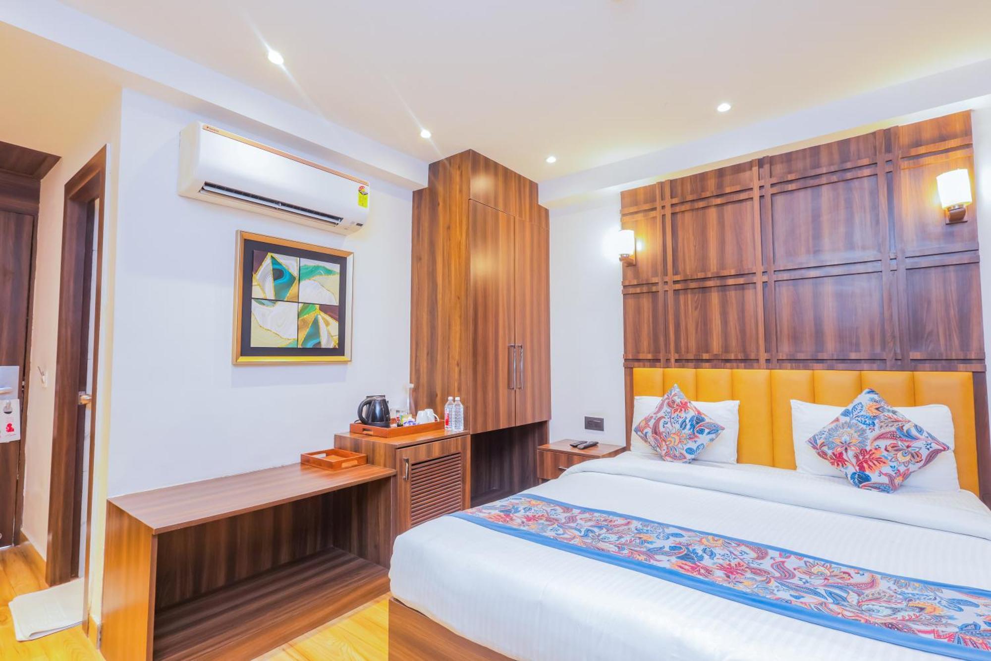 Hyphen Business Hotel Noida Buitenkant foto
