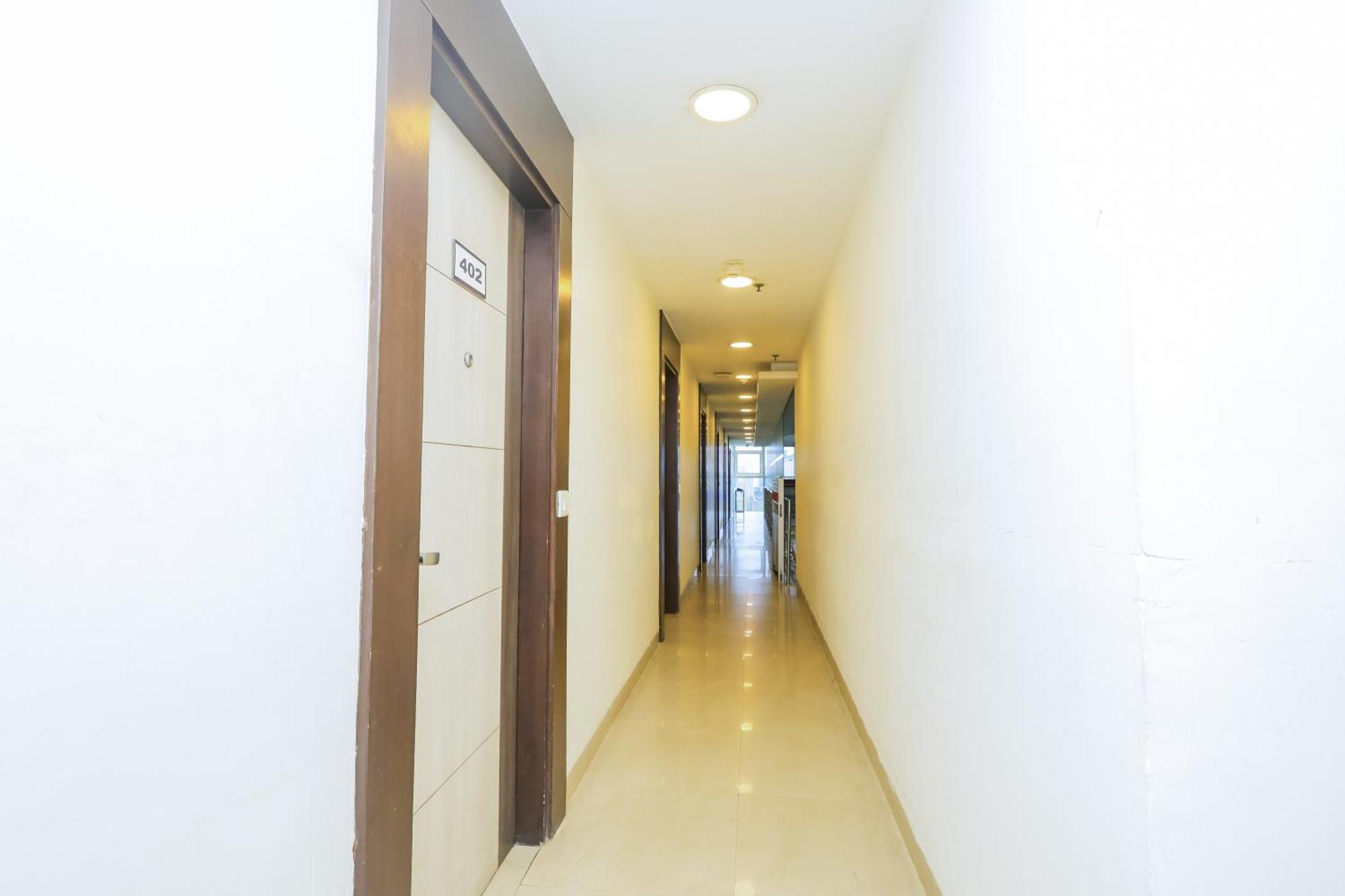 Hyphen Business Hotel Noida Buitenkant foto