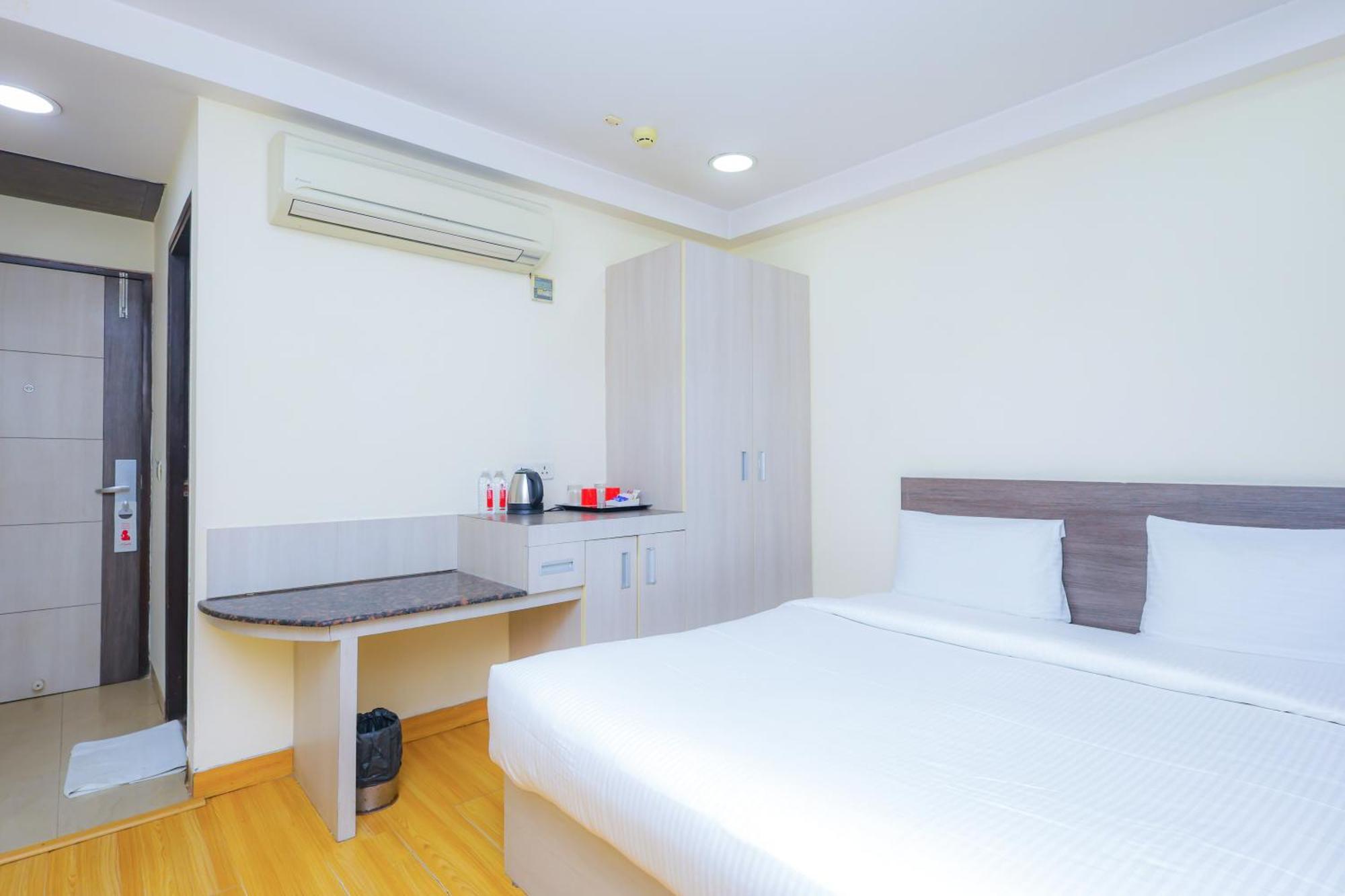 Hyphen Business Hotel Noida Buitenkant foto