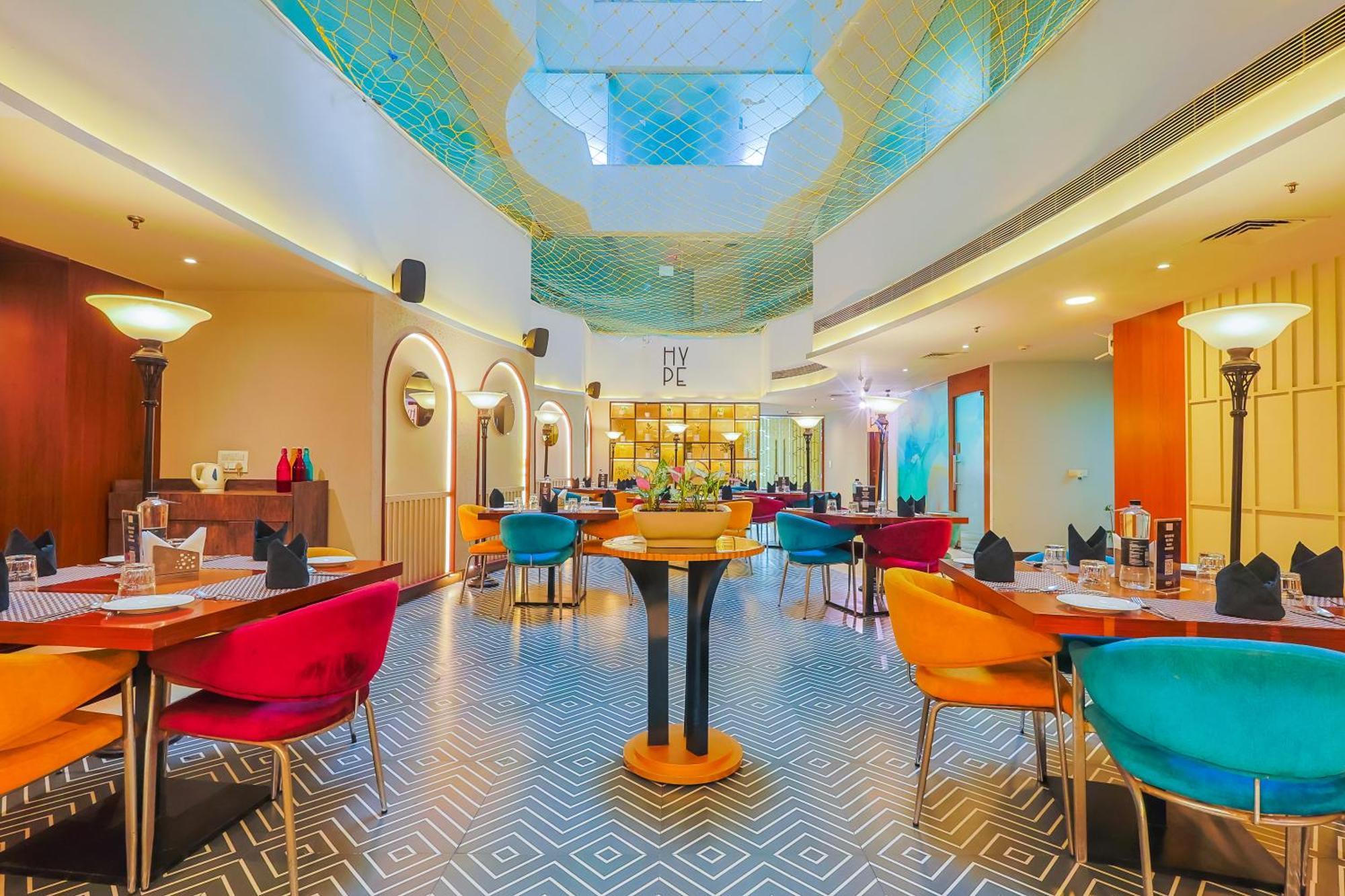Hyphen Business Hotel Noida Buitenkant foto