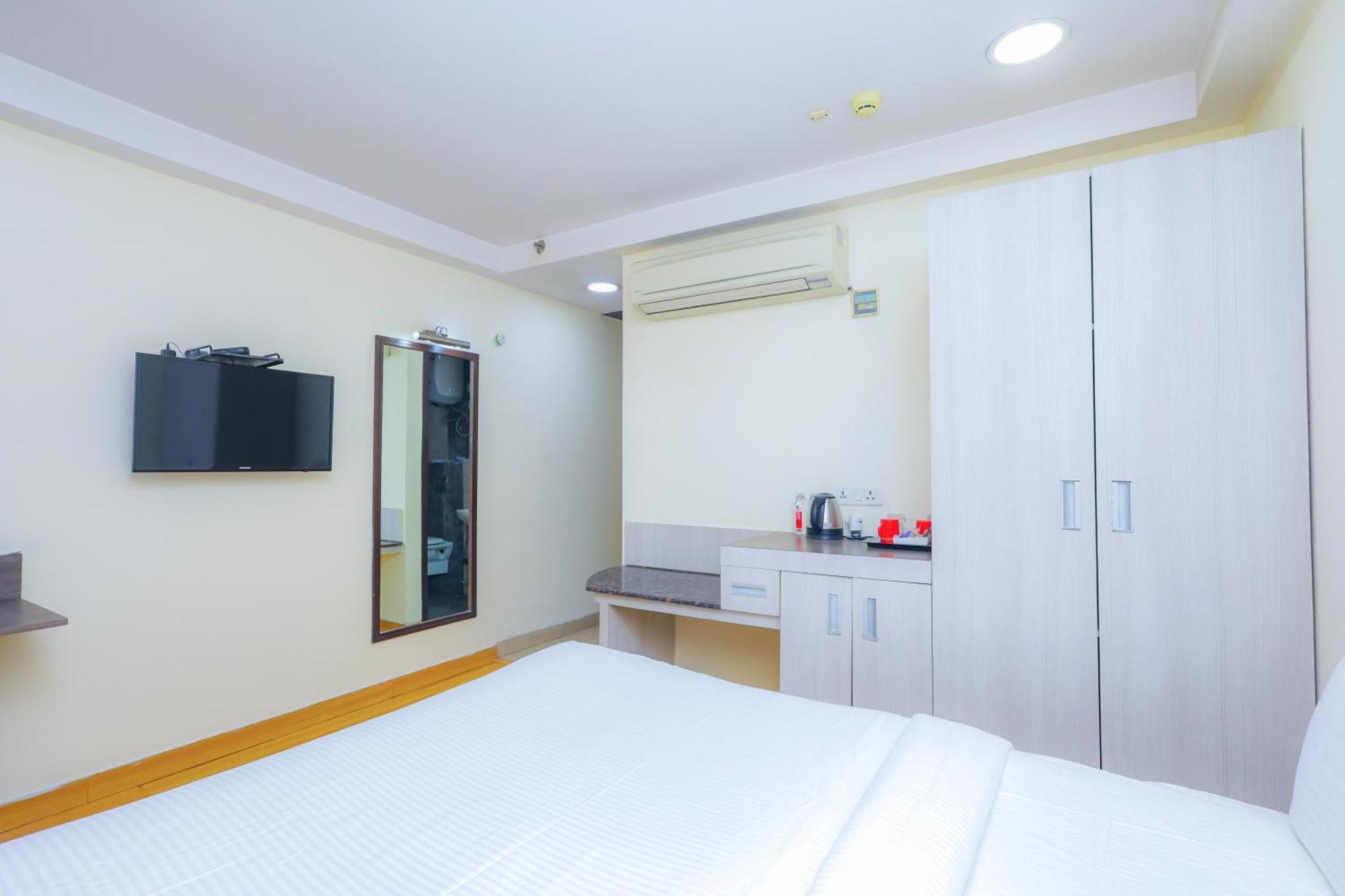 Hyphen Business Hotel Noida Buitenkant foto