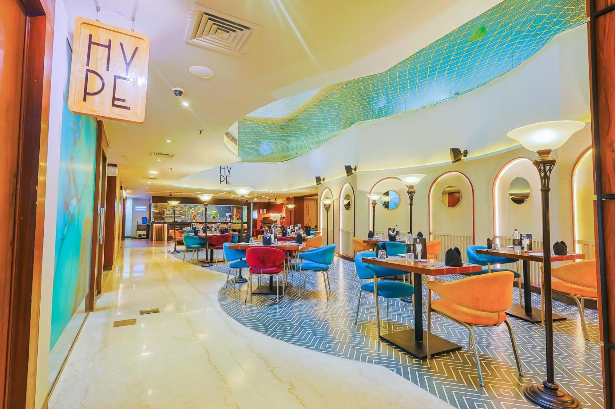 Hyphen Business Hotel Noida Buitenkant foto