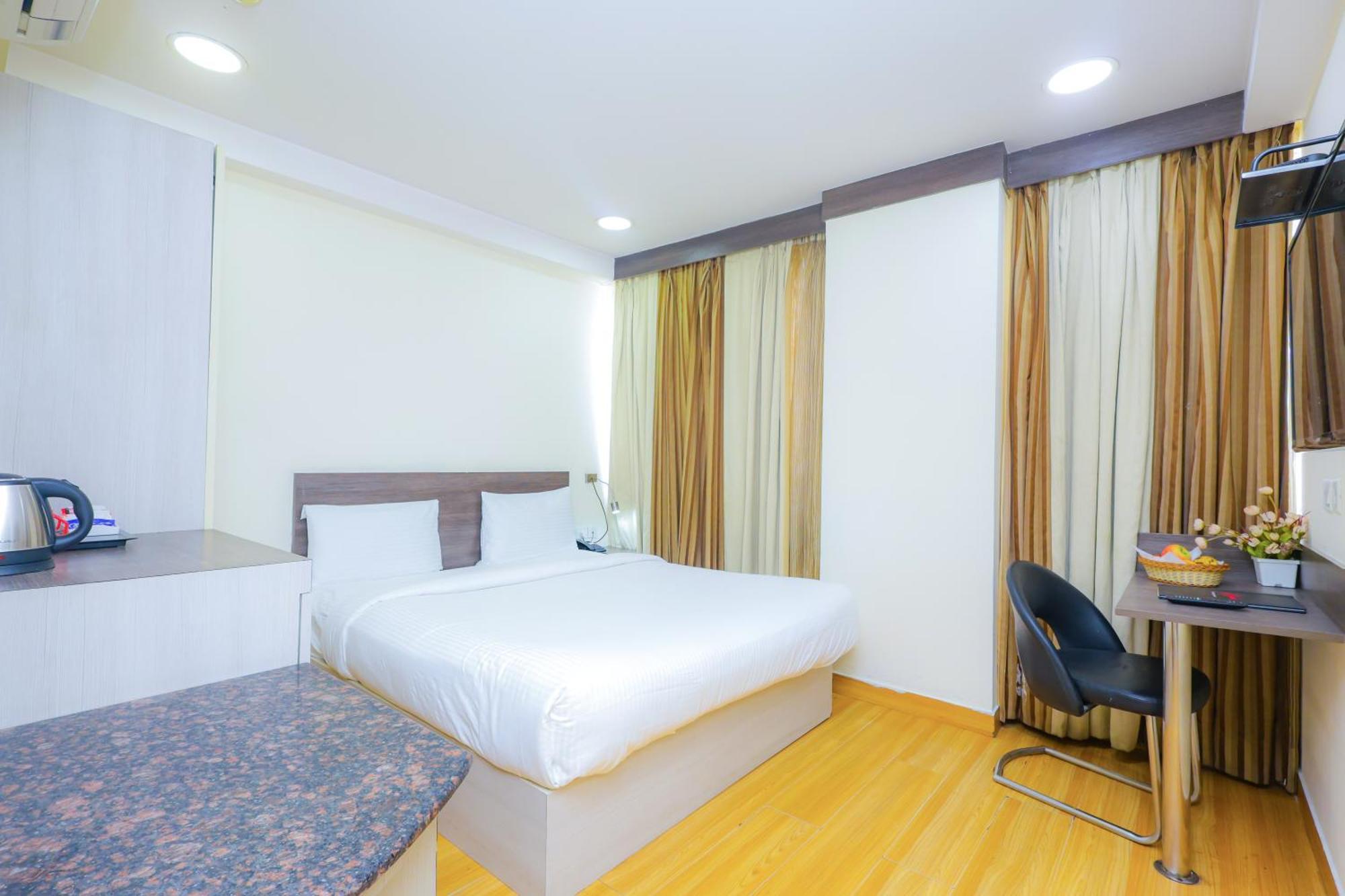 Hyphen Business Hotel Noida Buitenkant foto
